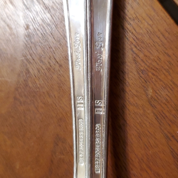 1847 Rogers Bros IS First Love Spoons and Ladle - Picture 4 of 4